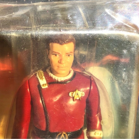 NWT Vintage 1994 Star Trek Captain Kirk Action Figure - Picture 5 of 16